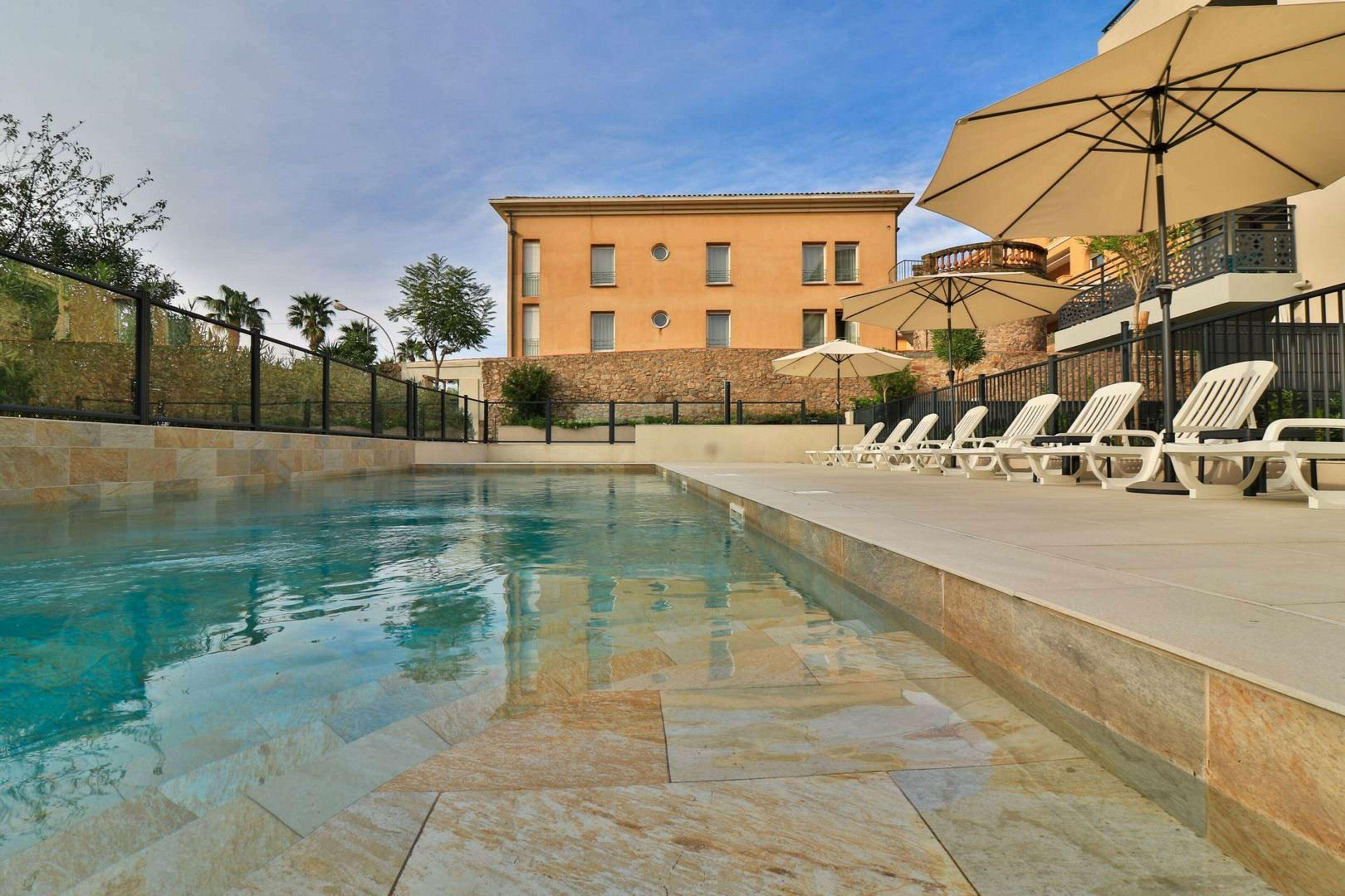 Hotel Sanary, Soleil Et Jardin - Renovation Hiver 2024-25 Zewnętrze zdjęcie