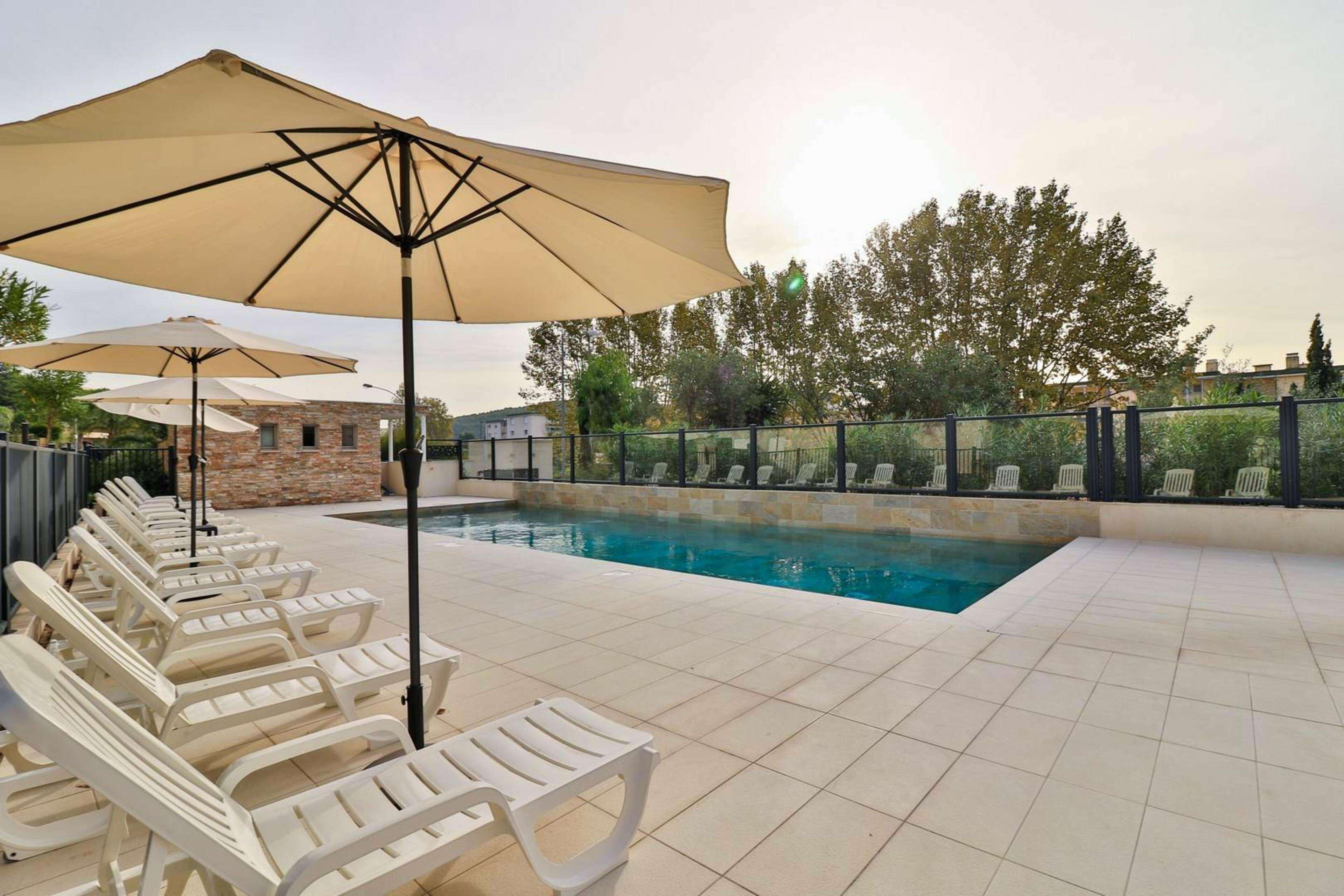 Hotel Sanary, Soleil Et Jardin - Renovation Hiver 2024-25 Zewnętrze zdjęcie