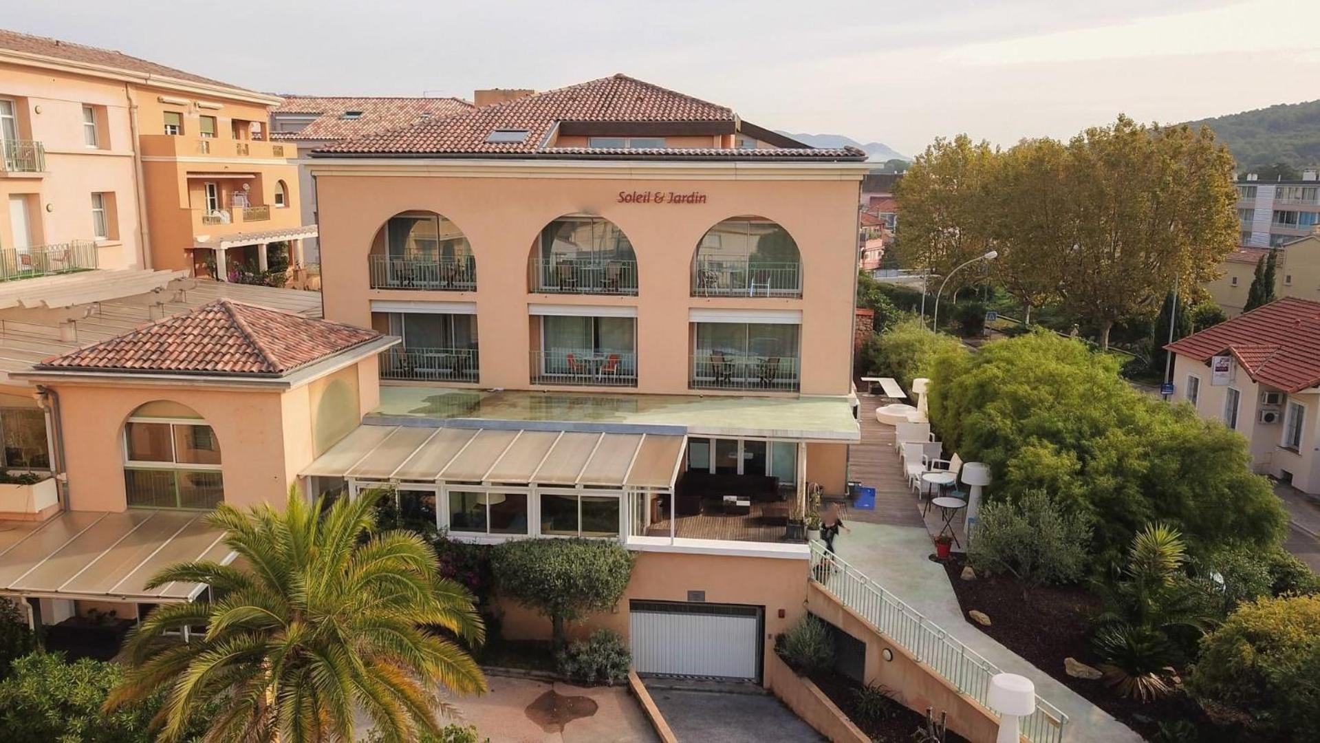 Hotel Sanary, Soleil Et Jardin - Renovation Hiver 2024-25 Zewnętrze zdjęcie